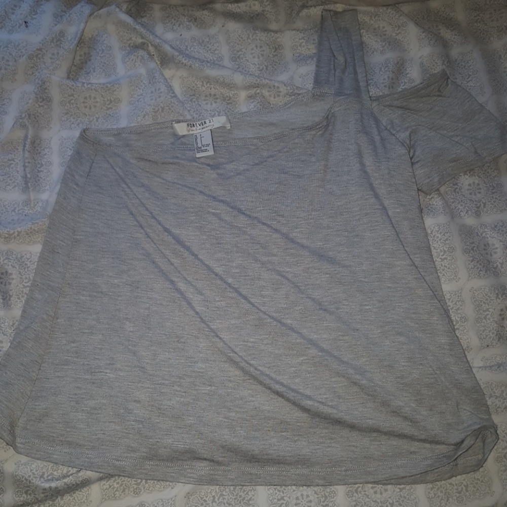 gray one sleeve shirt